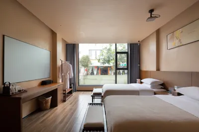 Floral Hotel · Rui Feng Hotel (liboxiaoqikongdongmendian) Hotels in Libo