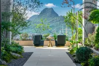 Rezen Chaokong Hotel (Guilin Elephant Trunk Hill Scenic Area Two Rivers and Four Lakes)