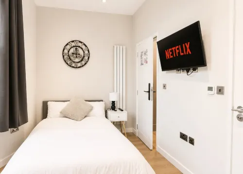 Central Studio in the Heart of Hounslow!