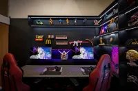Hera · Hruya Loft E-sports Homestay - Esports