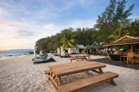Cenanghill Beachfront Hotels in 