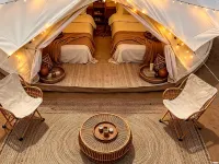 Tengger Dune Stellar · Latitude 37° Starry Desert Resort - parkir