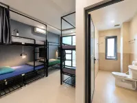 Two Horses Hostel - Hostels