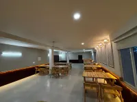 Hotel Cedar Wave - parking