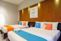 Sans Hotel Empress Simpang Lima - parkir