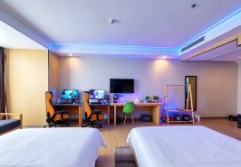 Jingdian E-Sports Hotel (Ji'an Station · Binjiang Ecological Park Branch)