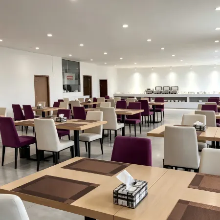 Lavande Hotel(Wanfu Dadu Store of Luxian High-speed Railway Station)