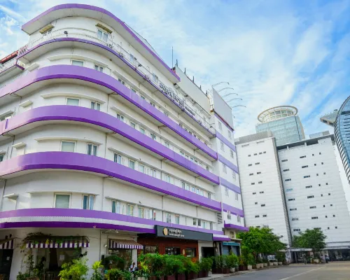 Aurea Delight Hotel Hotels near Central Mall