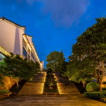 1023 Bansu Hotel (Jinhua Wuzhou Ancient City Scenic Area)