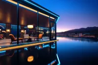 Luxman SEMAN · Cloud Horizon Infinity Pool Panoramic Designer Homestay - 5-Star
