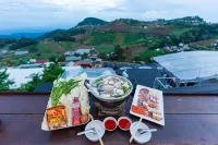 Mon P Monjam - Resorts