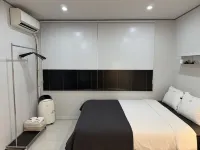 Gwangalli 10min | Free Parking | Queen 1 + Super Single 2 | Quiet Stay | Free Luggage Storage | 1F -  case vacanza in affitto