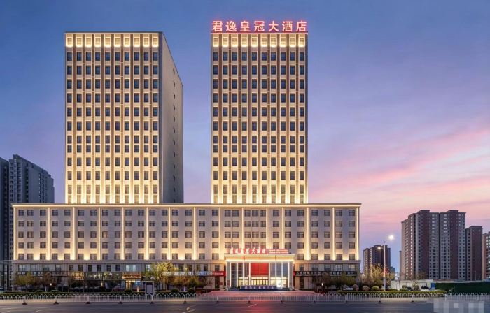 Bayannaoer Junyi Crown Hotel