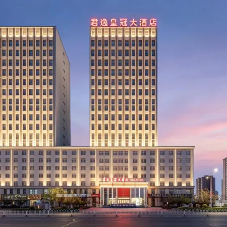Bayannaoer Junyi Crown Hotel