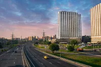 Vega Izmailovo Hotel - parking