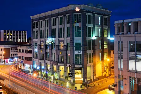 Abell Hotel Отели в г. Кучинг