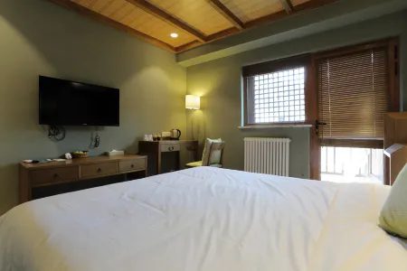 Qingye Inn