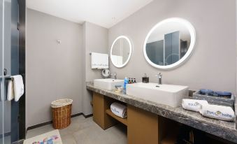 MEHOOD LESTIE Hotel (Shenyang North Station and Laobei City)