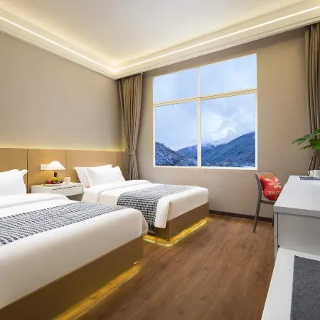 VALATOMS Fanlatu Hotel (Mount Siguniang Scenic Area)