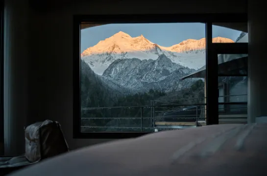 雨崩藏半山ZGlamping野奢帳篷
