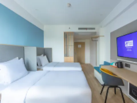Holiday Inn Express SHANGHAI PUDONG AIRPORT by IHG Hotels in Shanghai