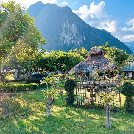 Champathong Garden Resort Отели рядом с достопримечательностью «Обзорная площадка «160 км»»