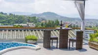 NARKA Hot Springs Resort Hotel - Infinity Pools