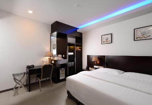 에르네스 호텔 반다르 페르다