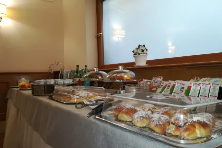 Hotel Leopardi Отели рядом с достопримечательностью «Mostra d'Oltremare»