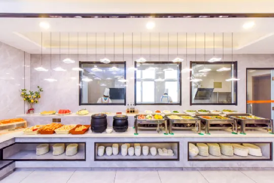 Lemon Four Seasons Hotel