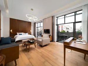 세클루전 바이 허 호텔