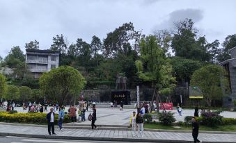 Hong'an Ancient Town Liuyi Hotel