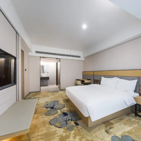 New Crescent Moon Hotel (Meishan East Station Chunxi Square Branch)