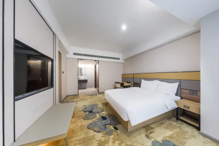 New Crescent Moon Hotel (Meishan East Station Chunxi Square Branch) Отели рядом со станцией Meishan East Railway Station