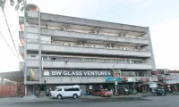 RedDoorz @ V Plaza Hotel Manila Hotels in Tondo
