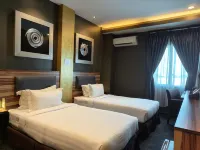 Asiatic Hotel - balcony