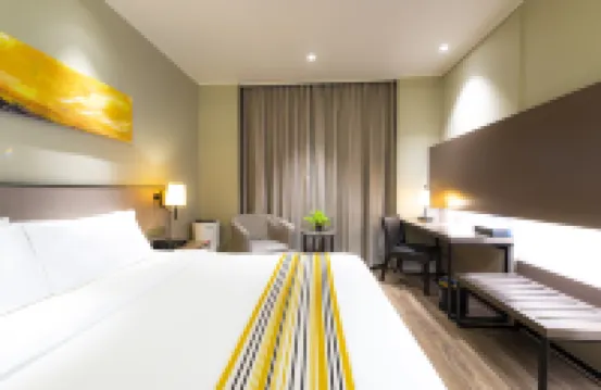 โฮม อินน์ พลัส ปักกิ่ง กั๋วเม่า โรงแรมใกล้พื้นที่สถานีรถไฟปักกิ่งสายตะวันออก