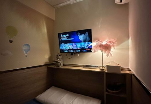 Royal Paris Guest House의 모던한 인테리어