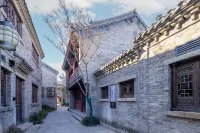 清照泉城令籤中国式旅館（明水古城） Zhangqiu Stadium周辺のホテル