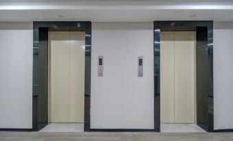 Linyin Fengshe Hotel (Luancheng Shangborui Shopping Mall)