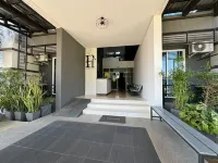 Feungfah Litz Hotel