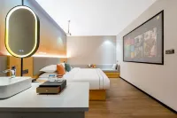TaiZhou MoMo THEME hotel - Parkplatz