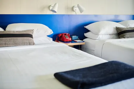 Phoenix Hotel Отели рядом с достопримечательностью «Парк Мишен Долорес»