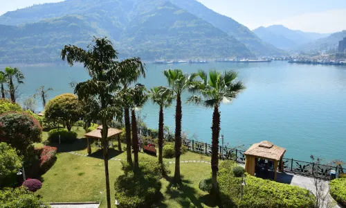 River & Holiday Grand Rezen Hotel Yunyang