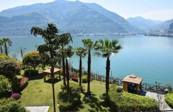 雲陽兩江假日麗呈華廷酒店