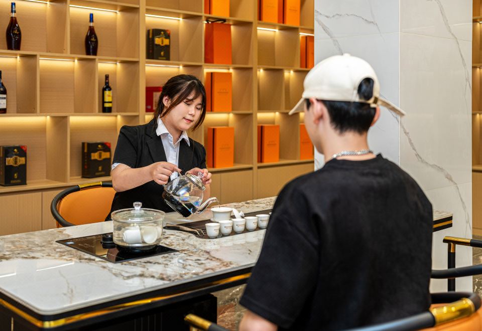 5. 럭스 캐빈스 브..