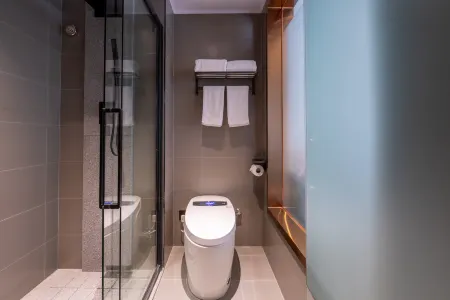 Raphael Hotel Отели рядом с достопримечательностью «School of Higher Vocational Technology， Anshan Normal University»