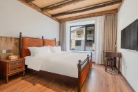 · Meishu No. 7 B&B (Bamboo Culture and Ecological Park)