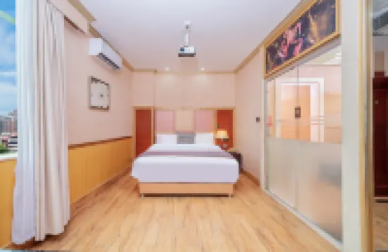 Foshan Shunde Carnival Hotel (Shunlian Plaza Jinlong Subway Station) Hotels near Bijiang Golden House