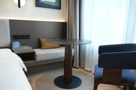 VEEGLE BY LANDISON HOTEL